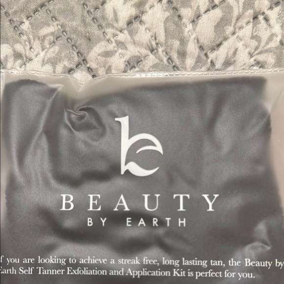 NEW HIGHLY RATED! Beauty by Earth Self Tanner Exfoliation & Application Kit - Picture 9 of 15